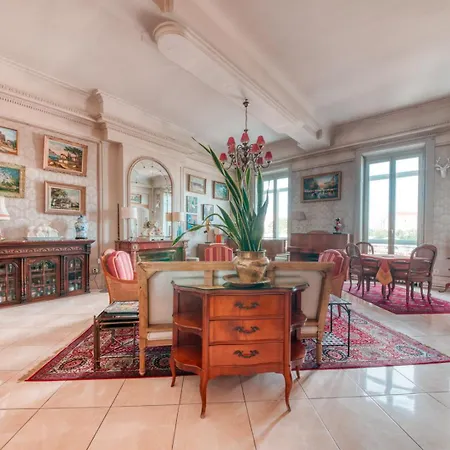 Guestready - Literary Retreat Amidst Antiques Appartement *